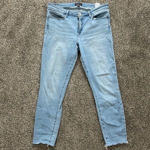Abercrombie & Fitch mid rise skinny ankle jeans size 30